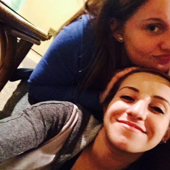 Alexis Cutrera - Poshmark Profile Picture of Alexis Cutrera (@acutrera) on Poshmark