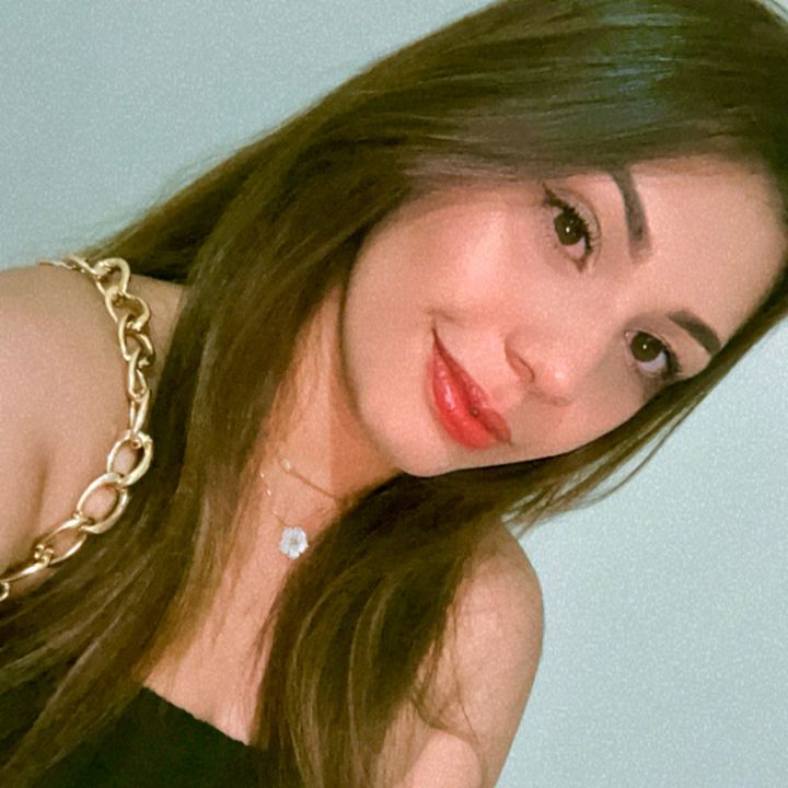 Profile Picture of Bruna Caroline (@carol.bruhh) on Tiktok