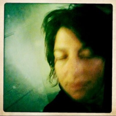 Profile Picture of Kim Munro (@kimsum33) on Twitter