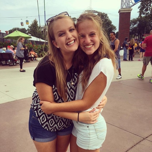 Profile Picture of Sydney Werlein (@sewerlein) on Poshmark