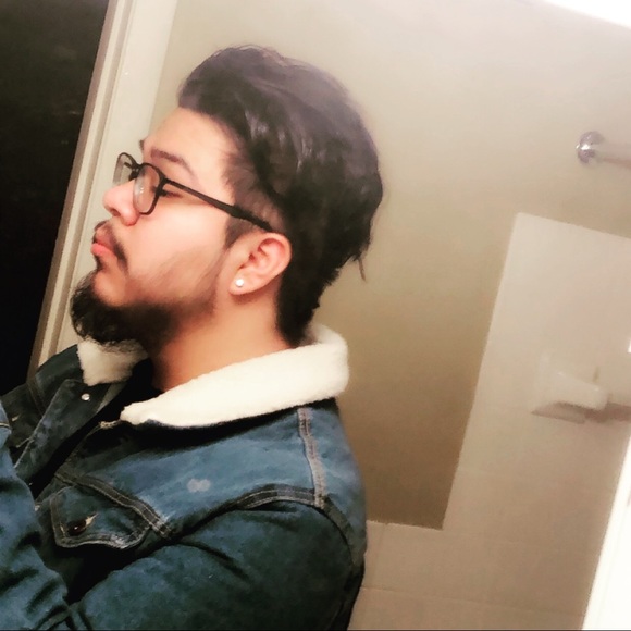 Profile Picture of Mario Peralta (@mperalta001) on Poshmark
