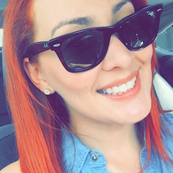 Profile Picture of Consuelo Gomez (@cigie) on Poshmark