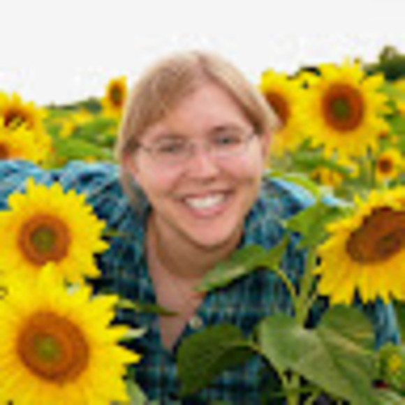 Profile Picture of Jenna Gubbels (@jennagubbels) on Poshmark