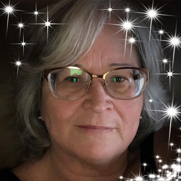 Jo De león - Poshmark Profile Picture of Jo De león (@joannad1027) on Poshmark