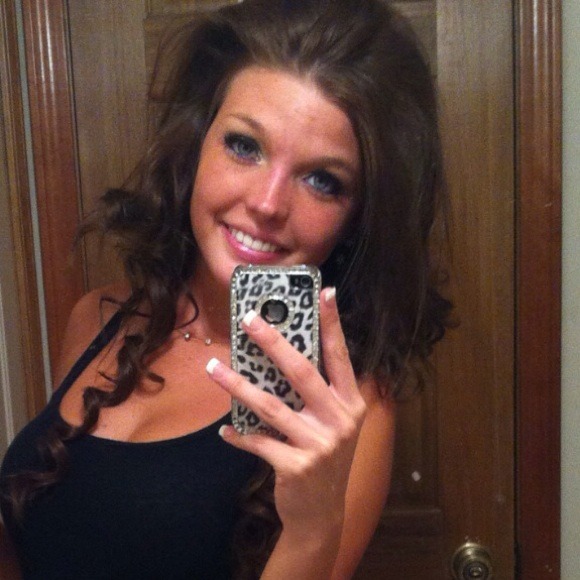 Alexis Cullen - Poshmark Profile Picture of Alexis Cullen (@sugarx) on Poshmark