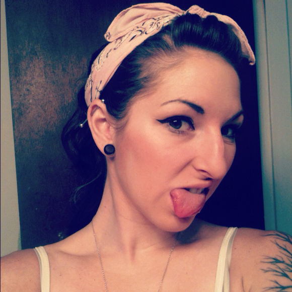 Profile Picture of Anna Stubenvoll (@annastubs) on Poshmark