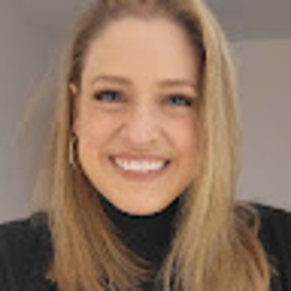 Profile Picture of Heather Stackhouse (@hlstax) on Poshmark