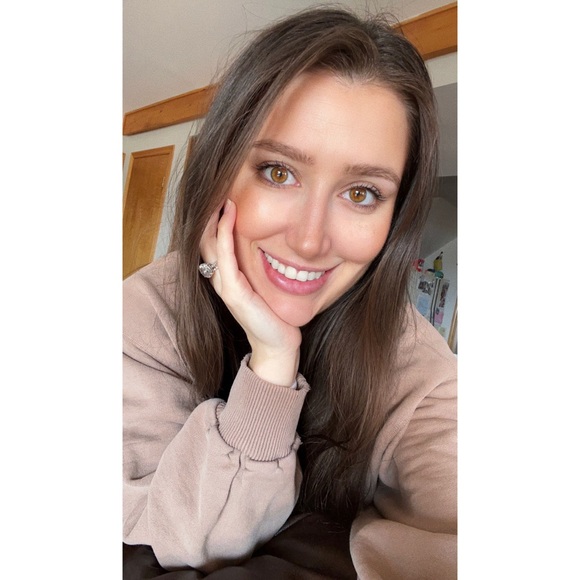Profile Picture of Paige Konopasky (@pkonopasky) on Poshmark