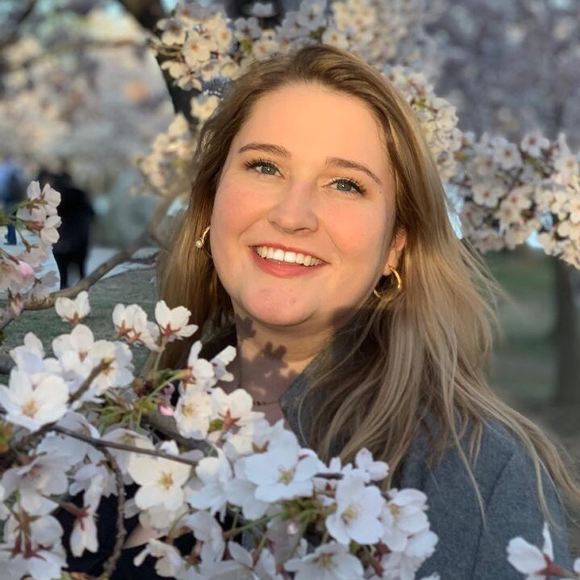 Savannah Maxwell - Poshmark Profile Picture of Savannah Maxwell (@rosesavvy) on Poshmark