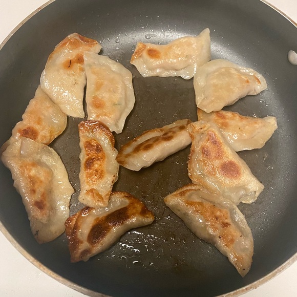 Profile Picture of Sarah Poore (@sarahpoore562) on Poshmark