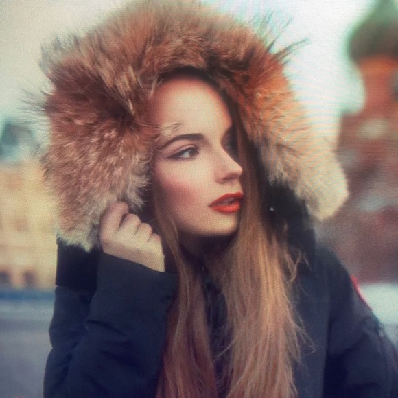 Profile Picture of Kara Larsen (@karalarsenmodzo) on Poshmark