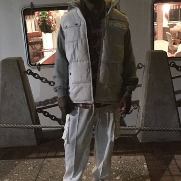 Profile Picture of Eric James (@ericjames2615) on Poshmark