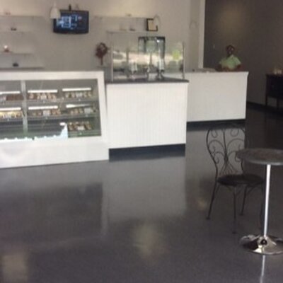 Profile Picture of Its Time To Speak! (@PatACakesBakes) on Twitter