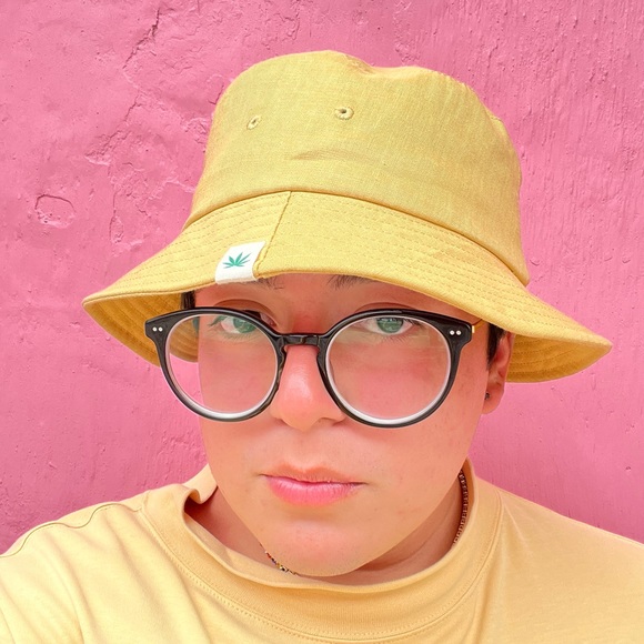 Profile Picture of Brandon Sanchez (@bandosaa) on Poshmark