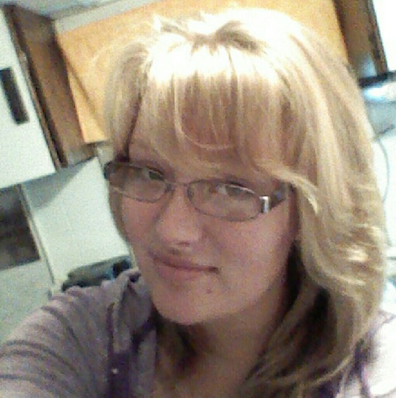Profile Picture of Ashlyn Lasley (@ashlas11) on Poshmark