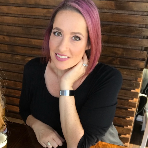 Profile Picture of Tera Martin (@teramdc) on Poshmark