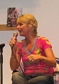 Profile Picture of Hanne-Vibeke Holston Wikipedia