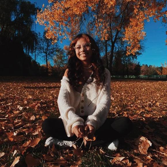 Profile Picture of Pamela Castro (@pamelacastro111) on Poshmark