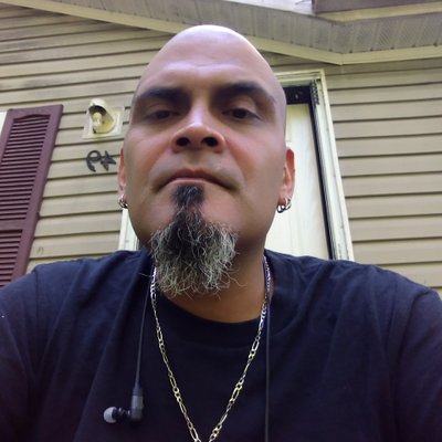 Profile Picture of Ted Barnes (@T3ddyb3ar420) on Twitter