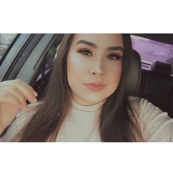 Profile Photo of Norma Hernandez (@normaaa_h) on Poshmark