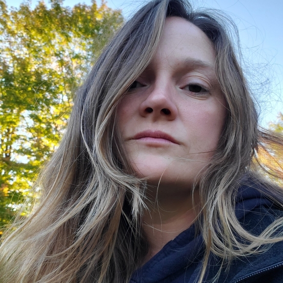 Profile Picture of Michelle Shackelford (@leelanauscf) on Poshmark