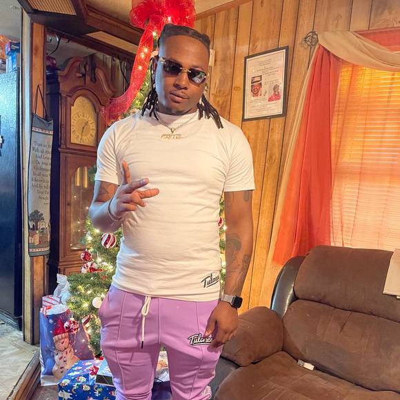 Profile Picture of Jay Snelling (@jsnelling10) on Poshmark