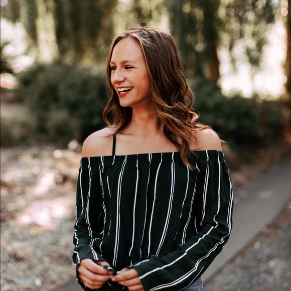 Profile Picture of Morgan Stueve (@morganstueve) on Poshmark