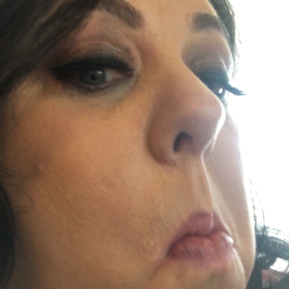 Profile Picture of Kelli Reddinger (@smoodgiedesigns) on Poshmark