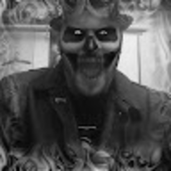 Profile Picture of Jason Rodrigues (@oggrumpy398) on Poshmark