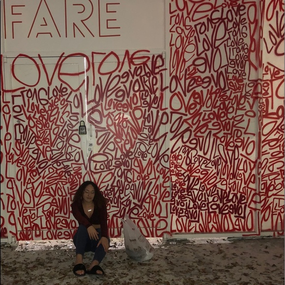 Profile Picture of Lilliam Segarra (@curlyheadlii_) on Poshmark