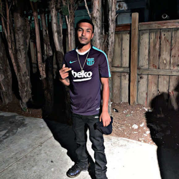 Profile Picture of Keshybo 95 (@keshybo95) on Poshmark