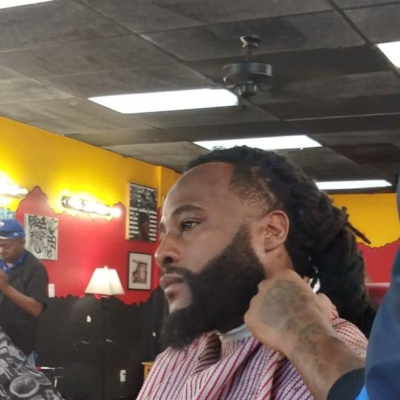 Profile Picture of Minard Black (@minardblack) on Poshmark