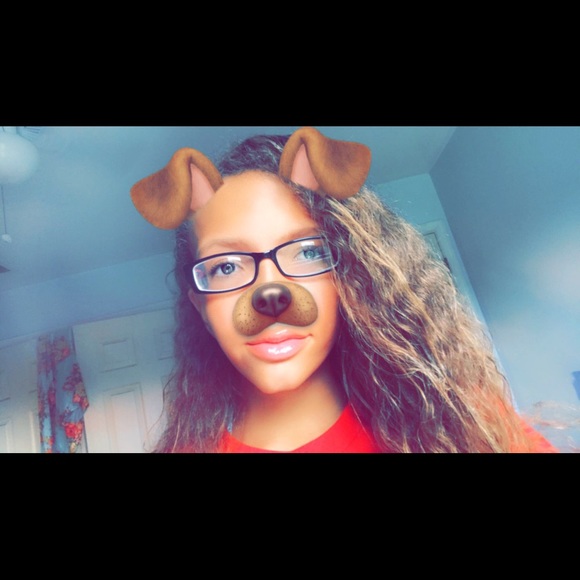 Profile Picture of Madelyn Mitzel (@madfashion12) on Poshmark