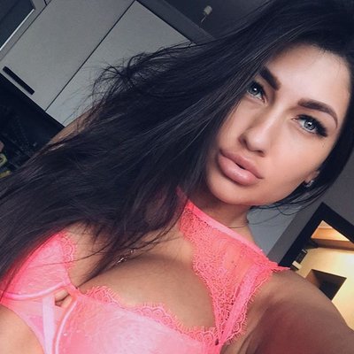 Profile Picture of Holly Mendoza (@HollyMe95347979) on Twitter