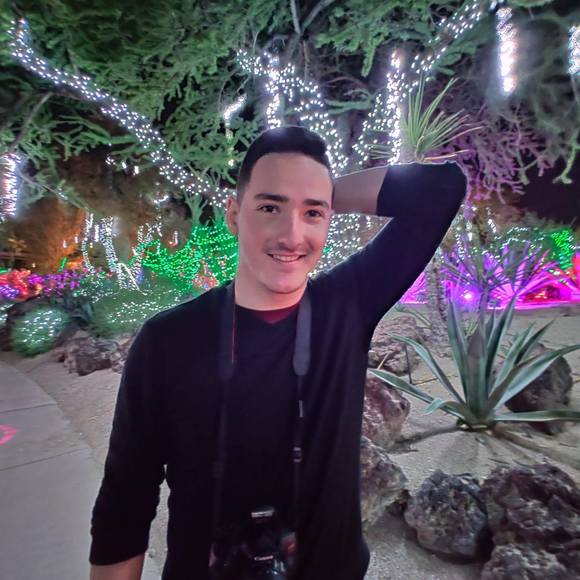 Profile Picture of Ian Biggs (@ian_biggs) on Poshmark