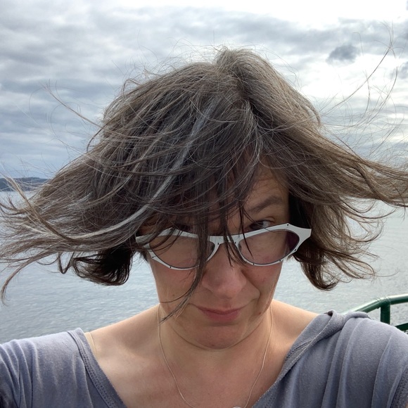 Profile Picture of Julianne Dalcanton (@jdalcanton) on Poshmark