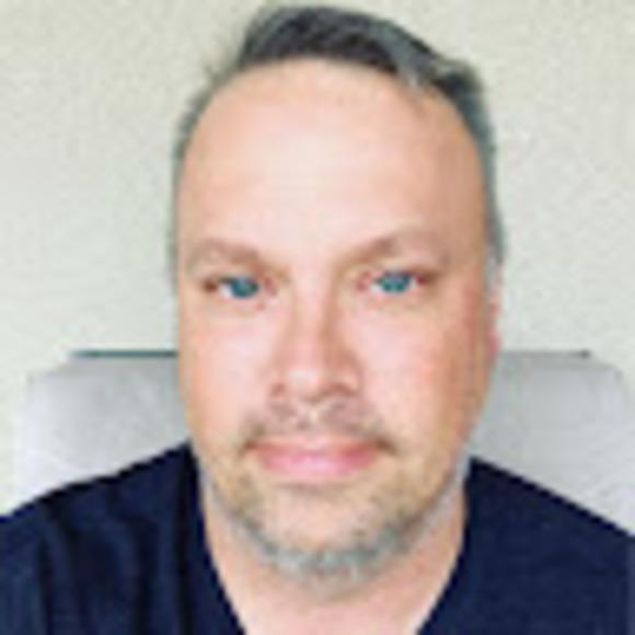 Profile Picture of Kevin Martens (@kevin_martens) on Poshmark