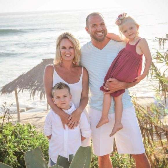 Profile Picture of Amanda Hansen (@bananaporter) on Poshmark