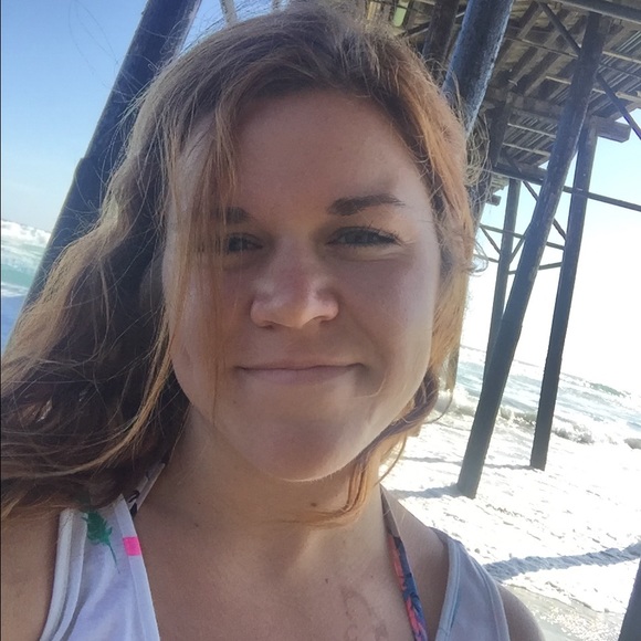 Lainey Shumway - Poshmark Profile Picture of Lainey Shumway (@laineyjojo) on Poshmark