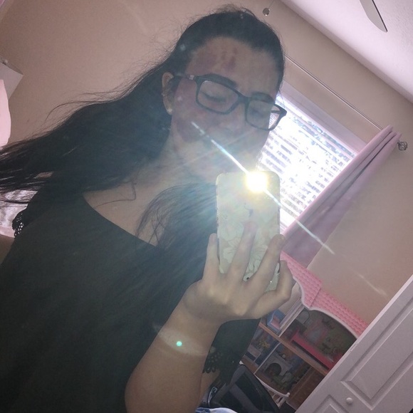 Profile Picture of Emily Guindon (@emirae24) on Poshmark