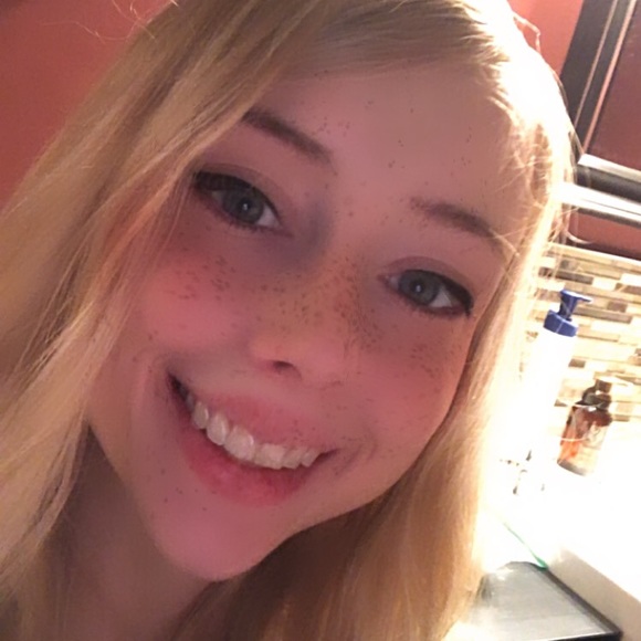 Megan Entrekin - Poshmark Profile Picture of Megan Entrekin (@mellowmodesty) on Poshmark