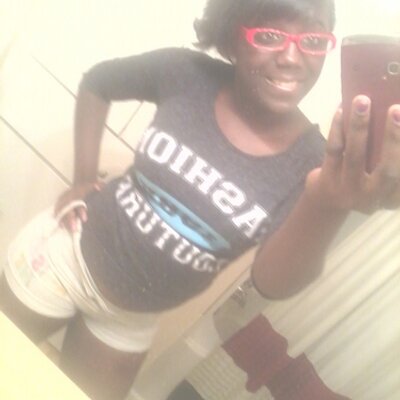 Profile Picture of Symone Scott (@21_Symone) on Twitter