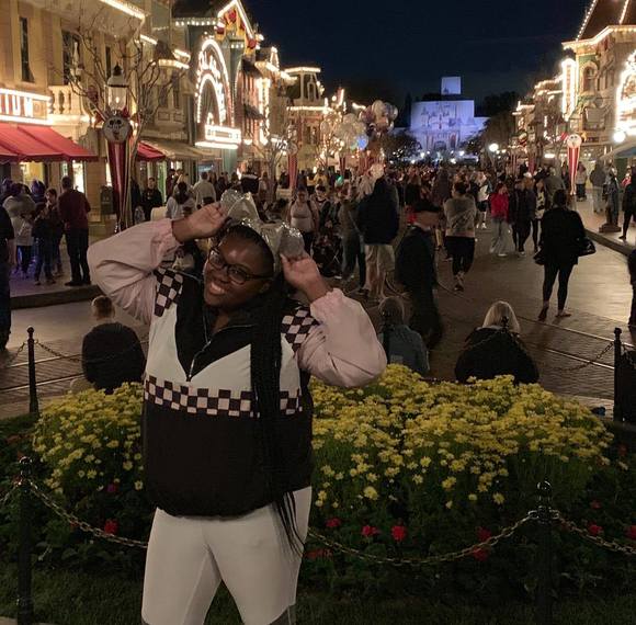 Julia Philips - Poshmark Profile Picture of Julia Philips (@juliap629) on Poshmark