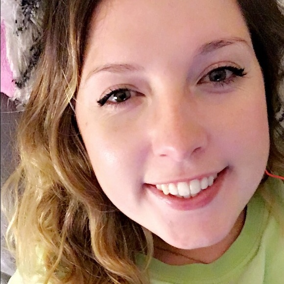 Profile Picture of Annsley Tarver (@annsleyk) on Poshmark
