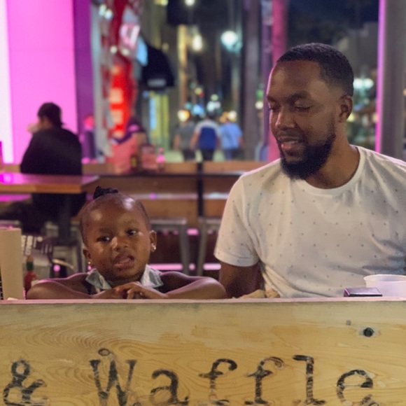 Profile Picture of Brian Cheek (@cheek_brian) on Poshmark