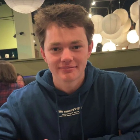 Profile Picture of Reed Datwyler (@reed_datwylr) on Poshmark