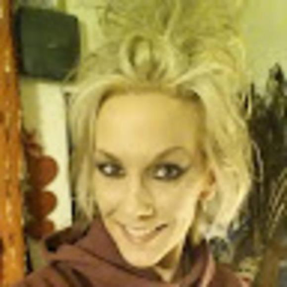 Profile Picture of Mare Duchow (@mareduchow21) on Poshmark