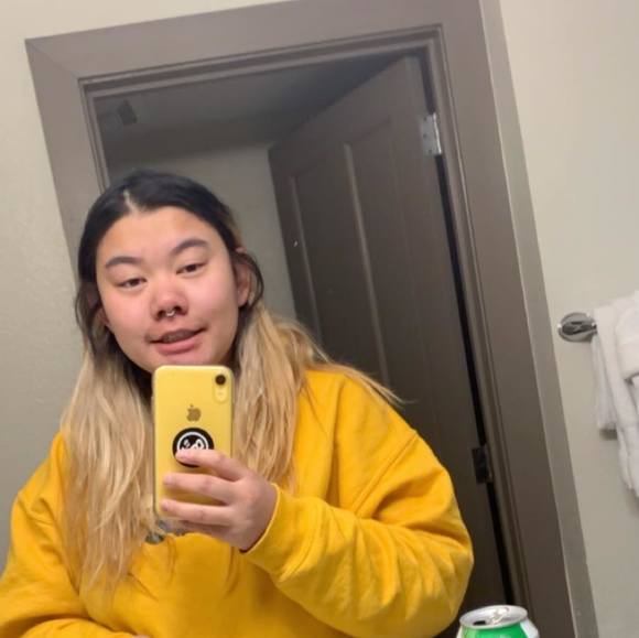 Lian Teegarden - Poshmark Profile Picture of Lian Teegarden (@chinateagarden) on Poshmark