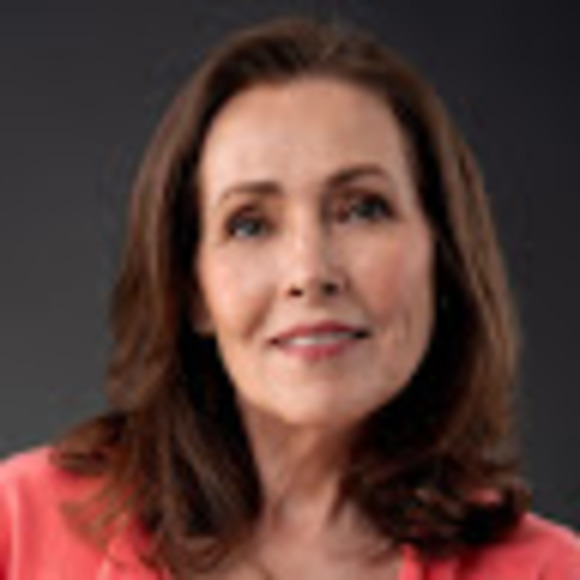 Profile Picture of Lisa Kovack (@lkovack) on Poshmark