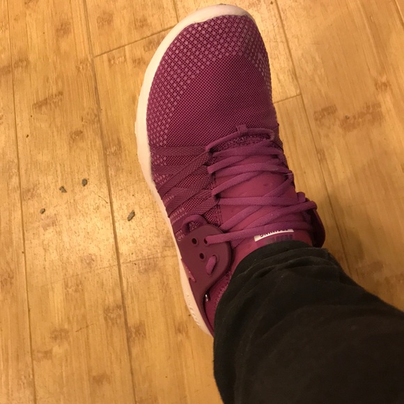 Sarah Walls - Poshmark Profile Picture of Sarah Walls (@zebratail57) on Poshmark